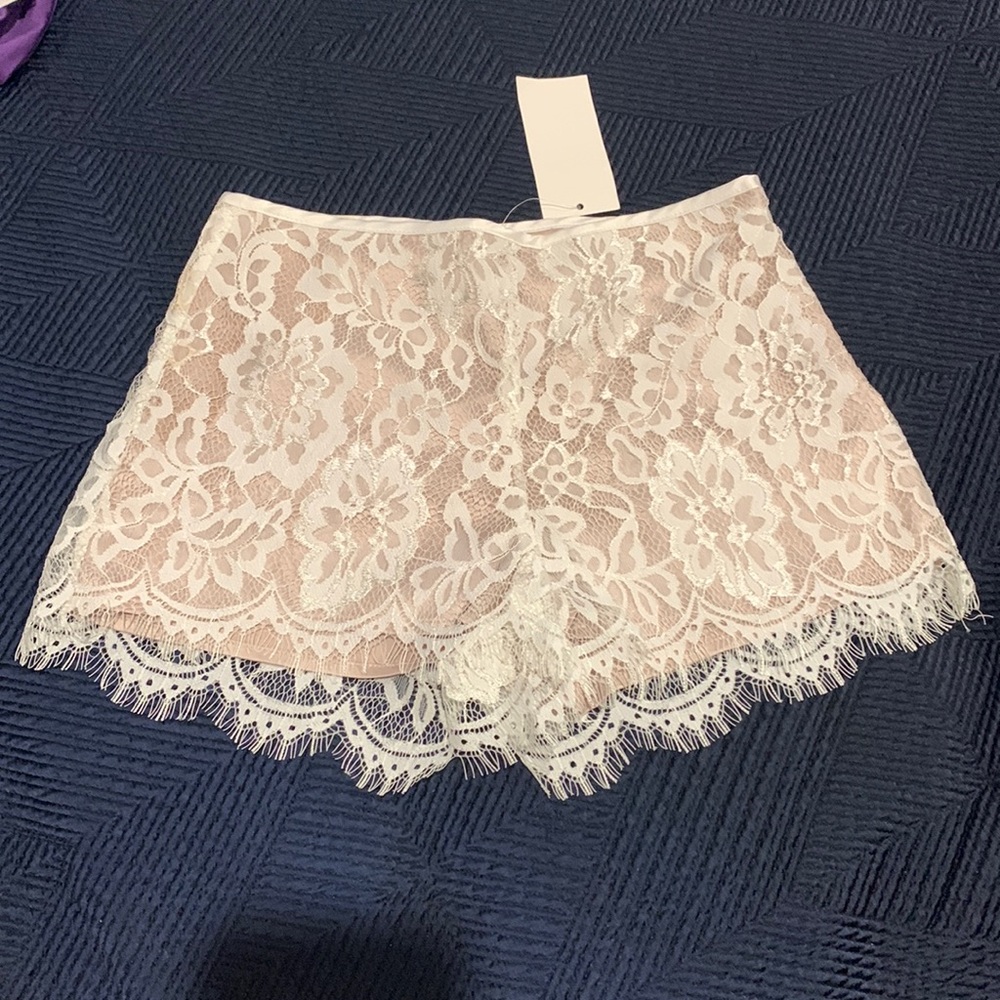 Beautiful, classic , timeless, white lace shorts XS - BRAND NEW